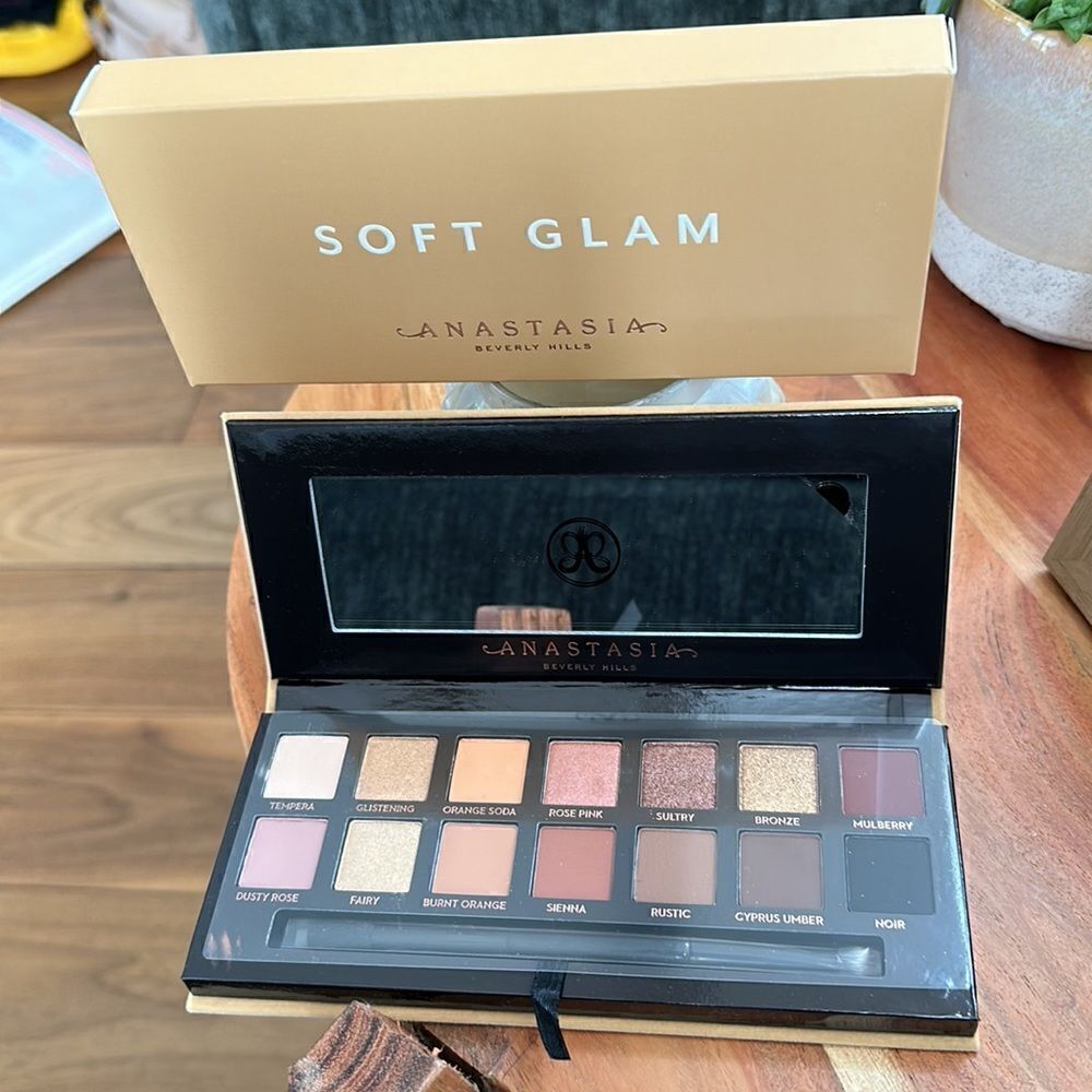 Anastasia Beverly Hills Soft Glam Eyeshadow Palette NEW IN BOX - Picture 6 of 8